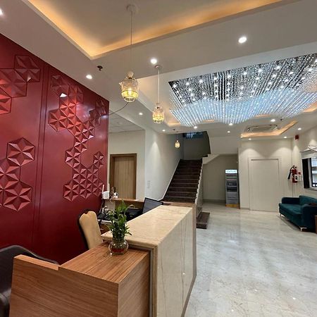 Hotel Satsang Grand Waranasi Zewnętrze zdjęcie