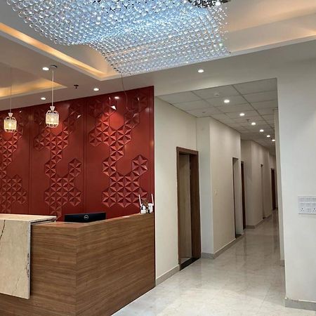 Hotel Satsang Grand Waranasi Zewnętrze zdjęcie