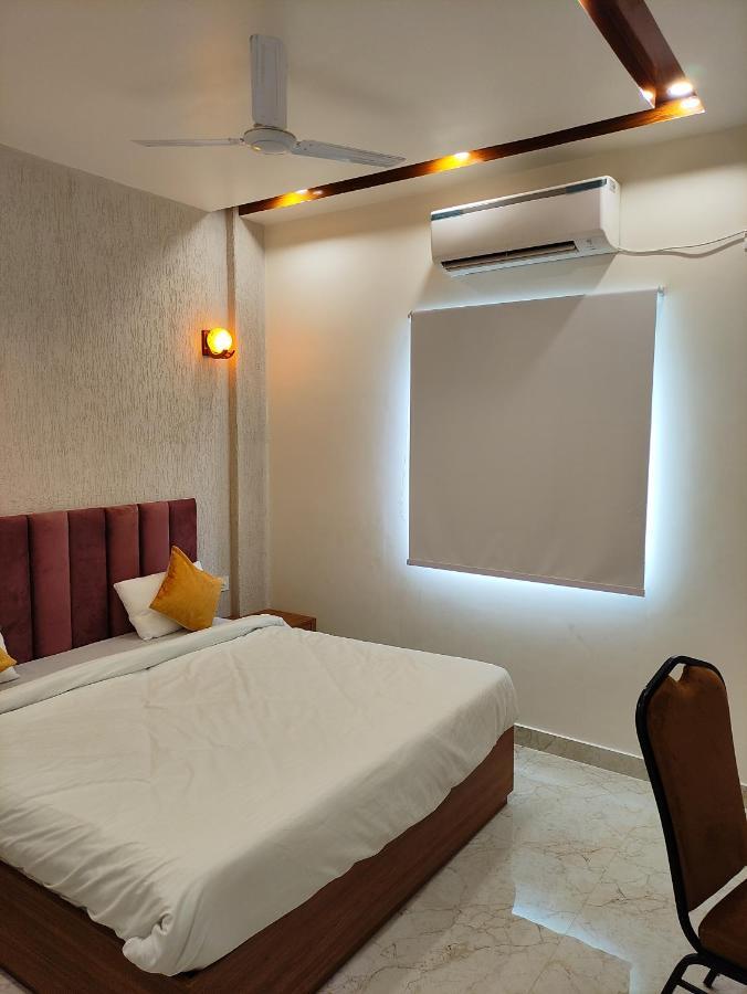Hotel Satsang Grand Waranasi Zewnętrze zdjęcie