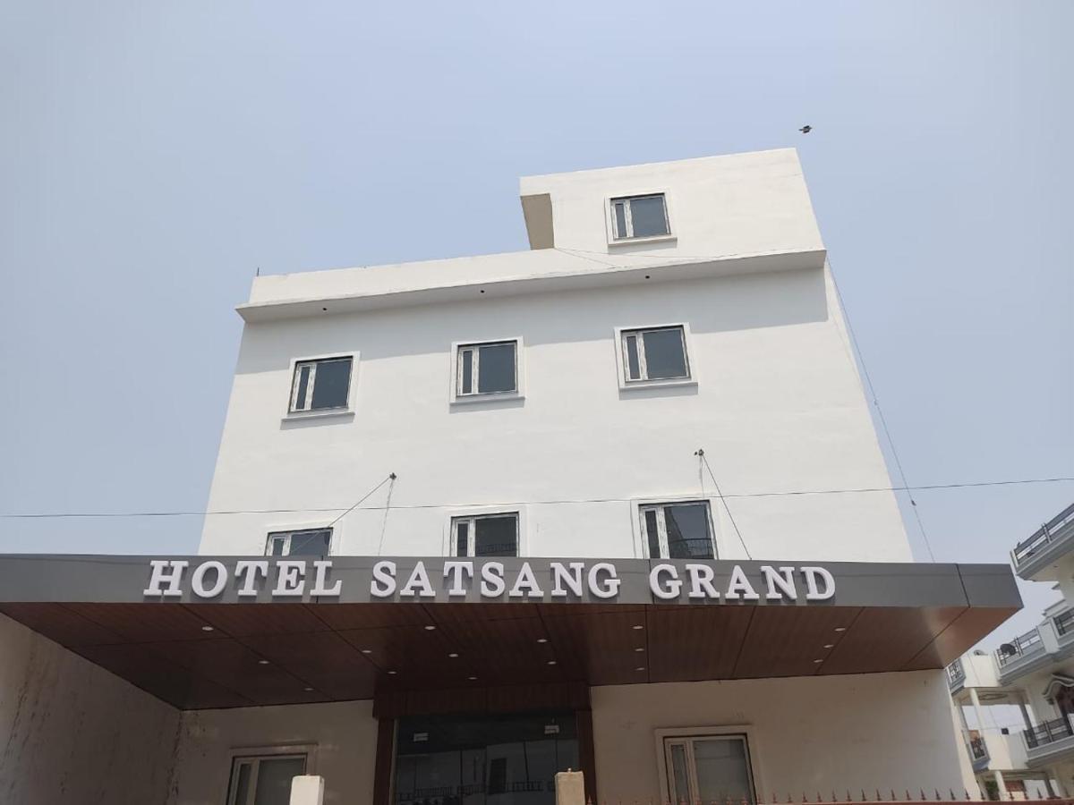 Hotel Satsang Grand Waranasi Zewnętrze zdjęcie