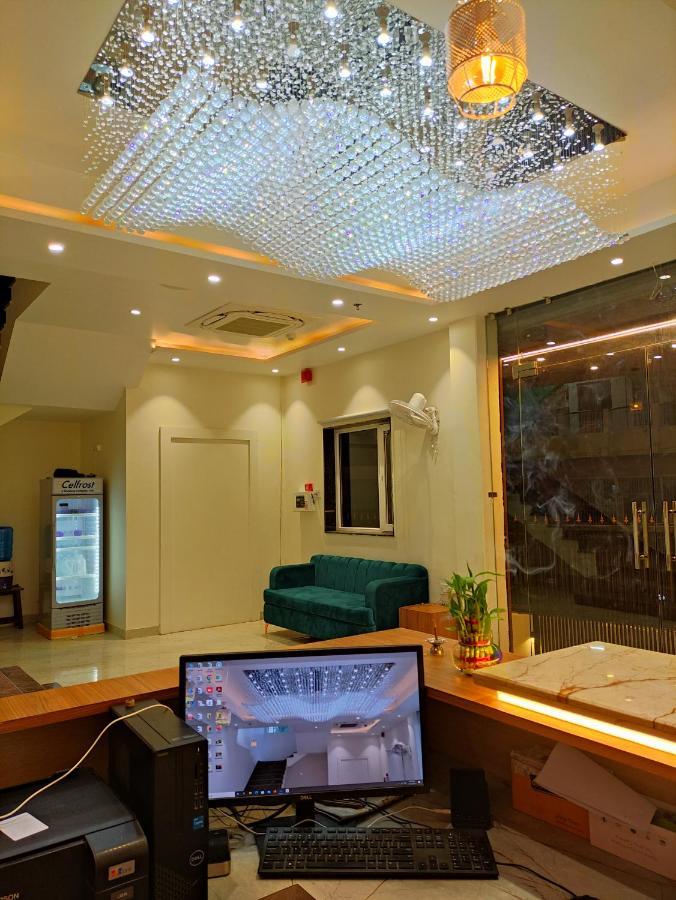 Hotel Satsang Grand Waranasi Zewnętrze zdjęcie