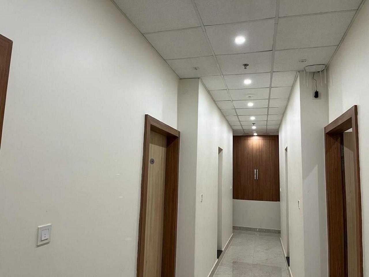Hotel Satsang Grand Waranasi Zewnętrze zdjęcie