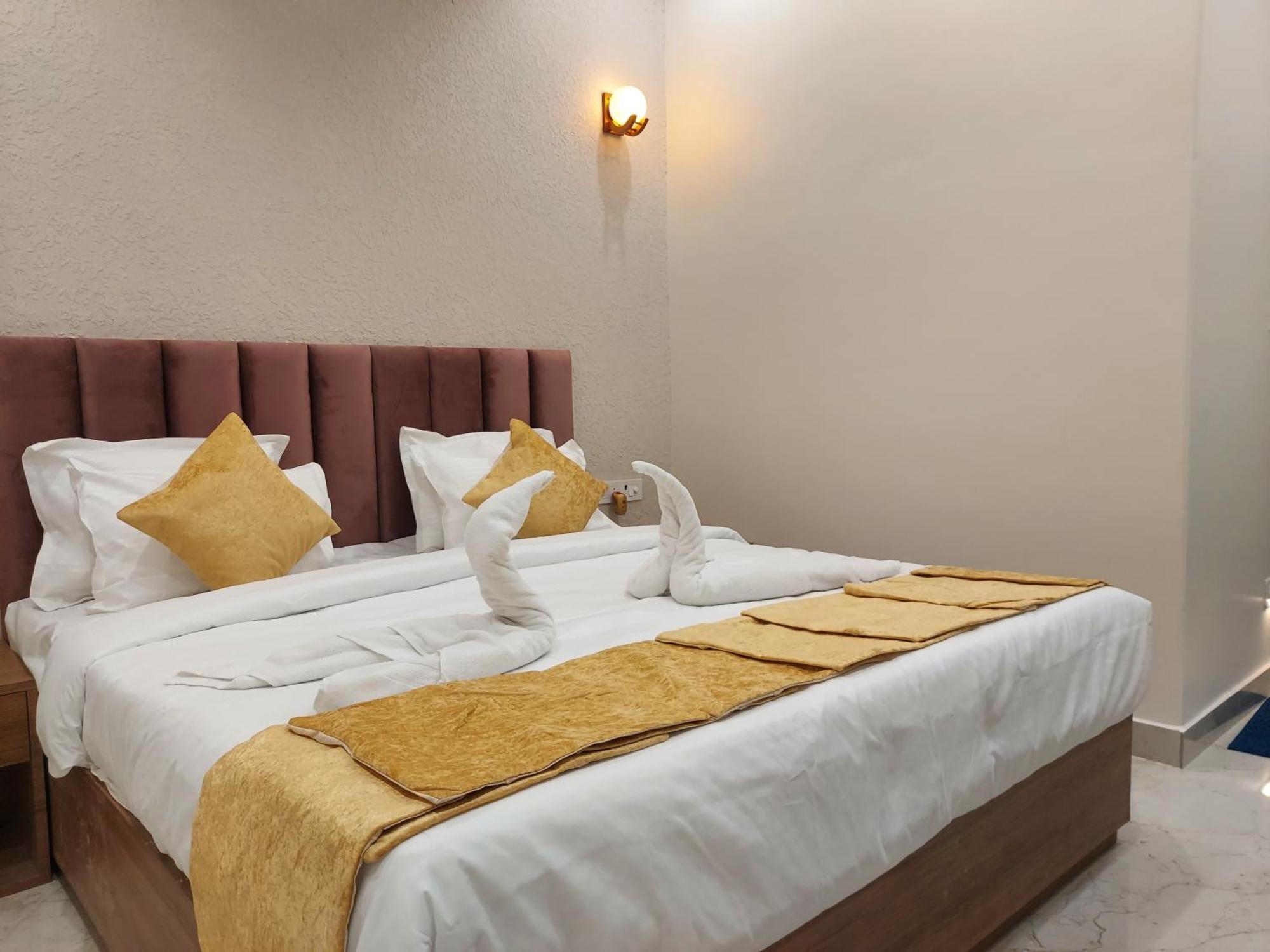 Hotel Satsang Grand Waranasi Zewnętrze zdjęcie