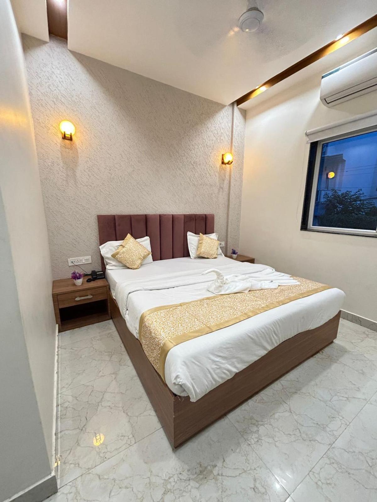 Hotel Satsang Grand Waranasi Zewnętrze zdjęcie